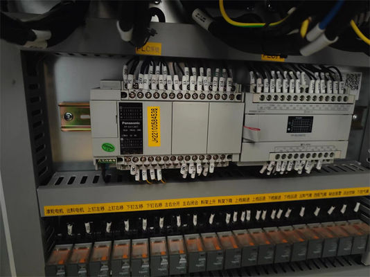 고속 2 조각 컴퓨터 조정 카드보드 꿰매기 기계 380V / 50HZ 전압