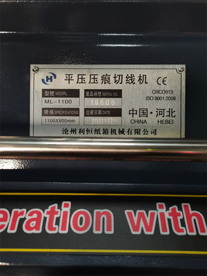 380V/220V 전압의 코러브 보드를 위한 수동 크레잉 및 다이 커팅 기계