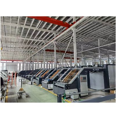 중용 성능과 함께 13.5m x 2m x 2.9m의 코러브 카드보드 라미네이팅 머신