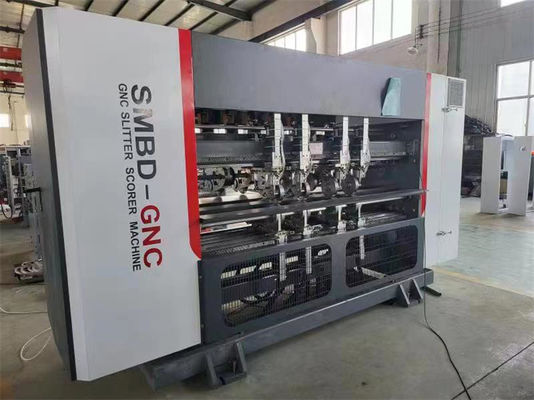 5500 KG 얇은 블레이드 슬라이스 스코어 생산용 코러브 카드보드 절단 기계