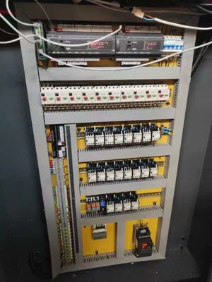 380V 고화질 플렉소 프린트 카튼 박스 슬로팅 다이 절단 노러브 제작 기계 18000 KG