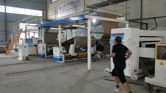 4500 KG 주파수 제어 및 수평 출력으로 corrugated 보드 생산 라인